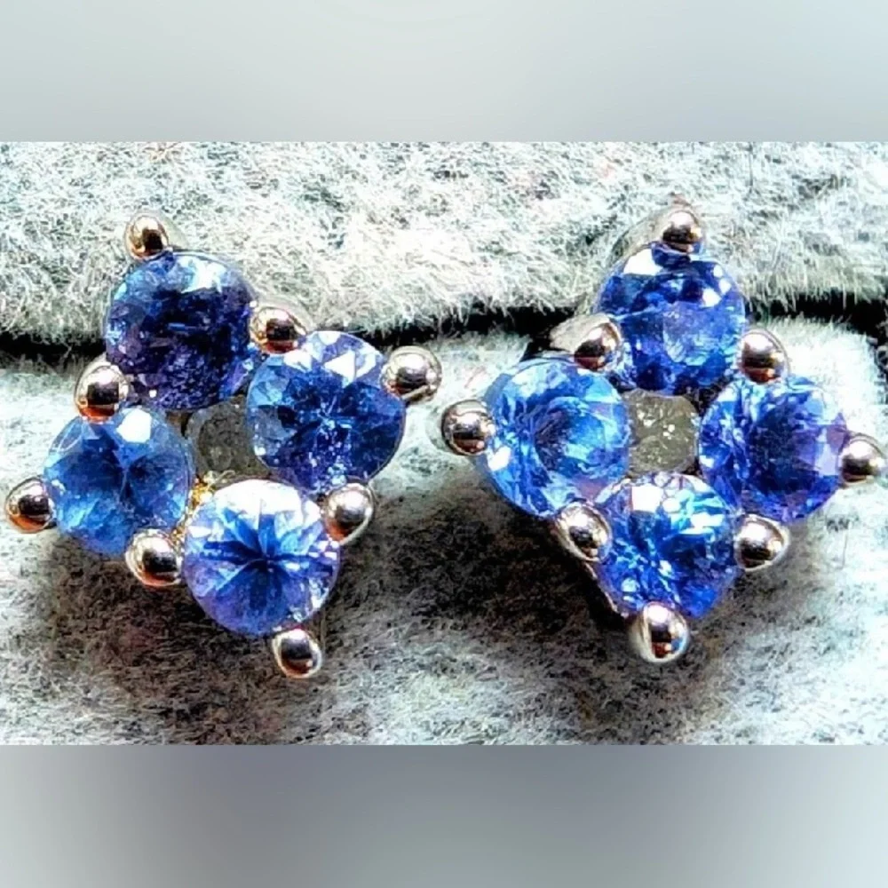 .50 CT Natural Tanzanite Studs - Picture 1 of 4